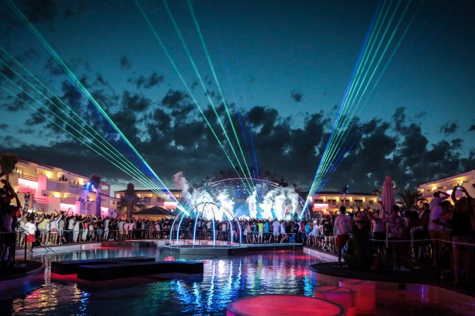 Creamfields package Spotlight