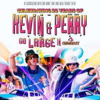 Kevin & Perry Go Large (Sexo en Ibiza) en Amnesia